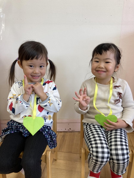 令和3　12月誕生会写真(3歳児) (2).JPG