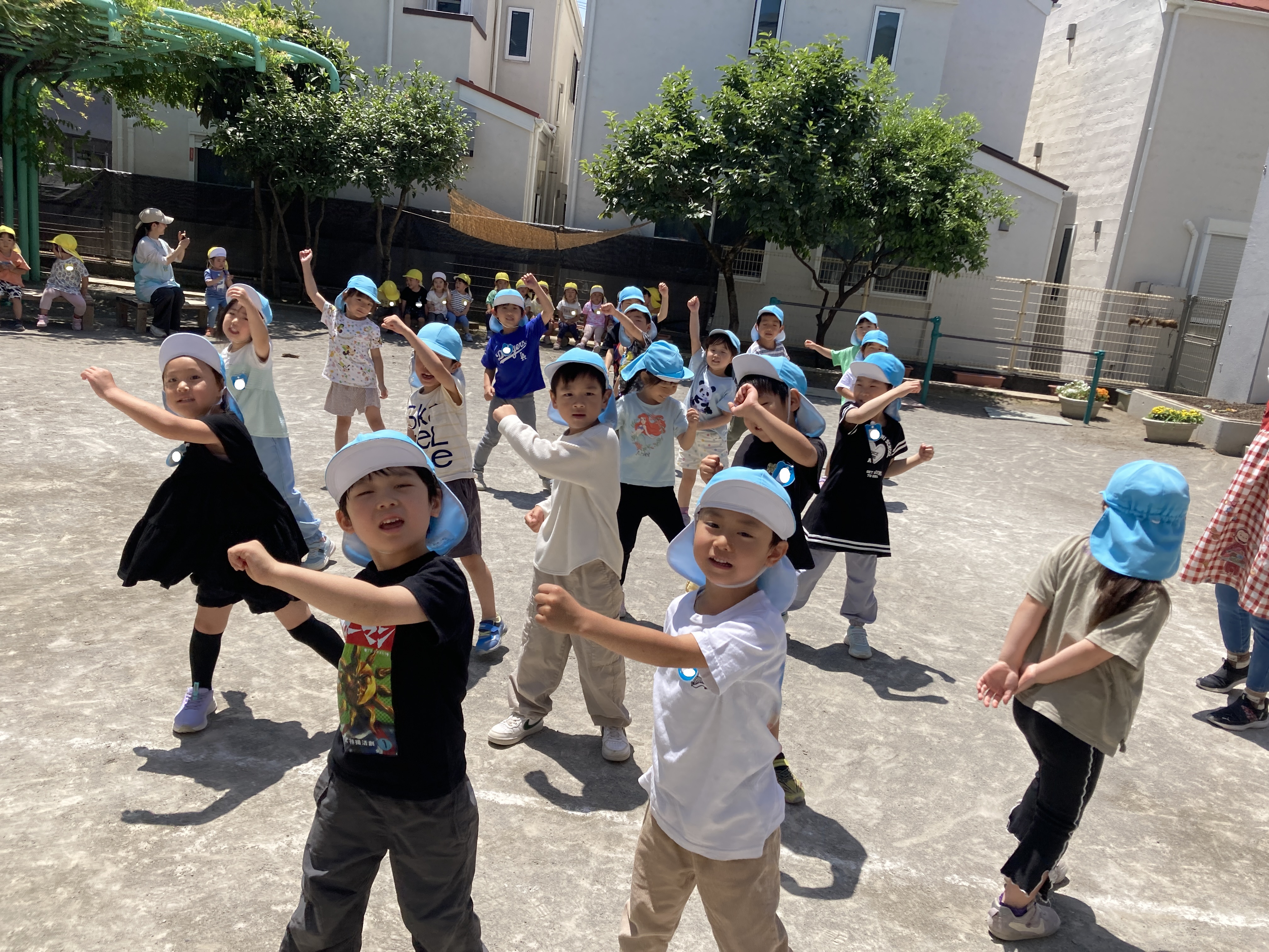 ひまわり組ダンス.JPG