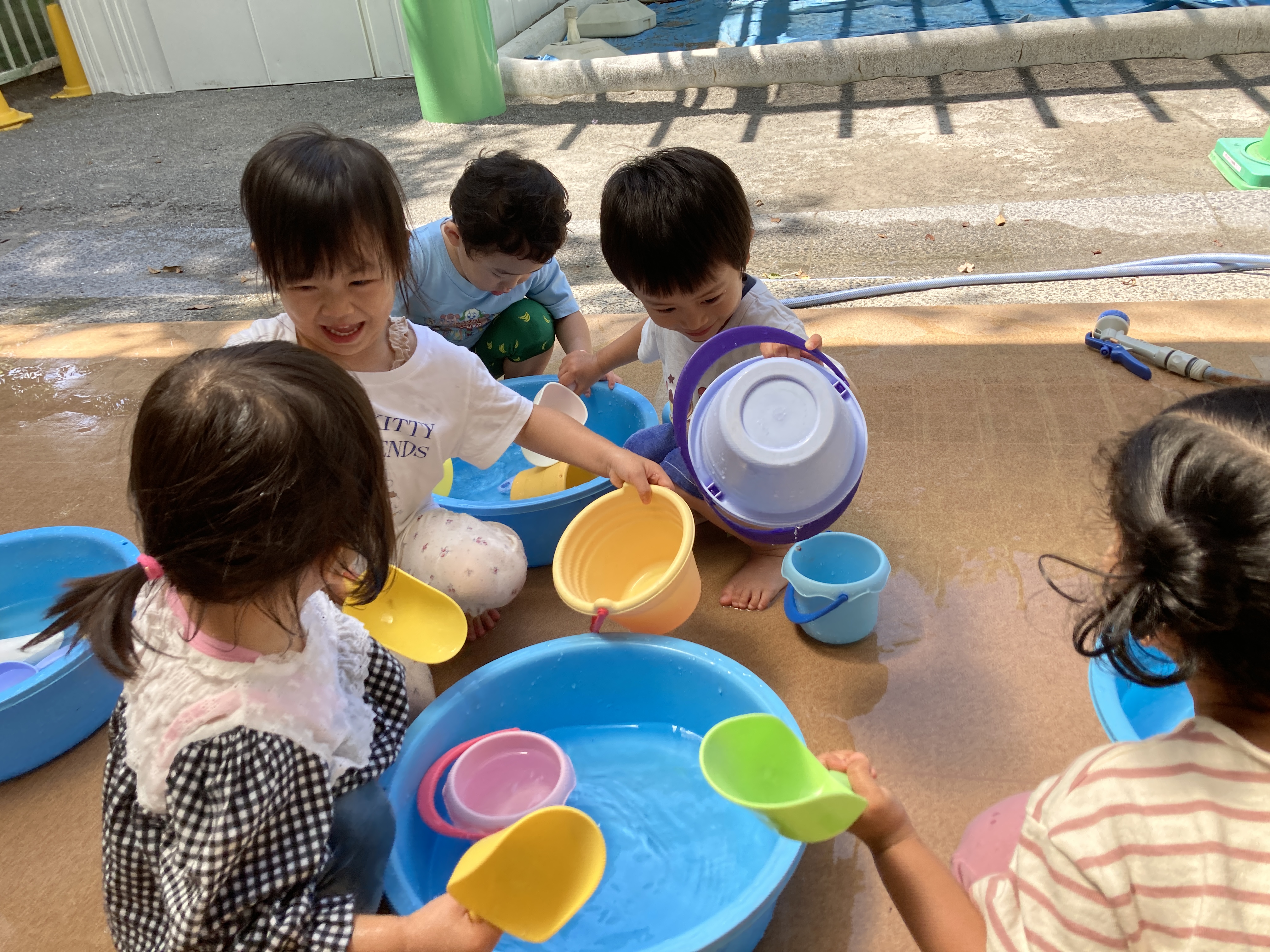 ２歳　　　水遊び.JPG