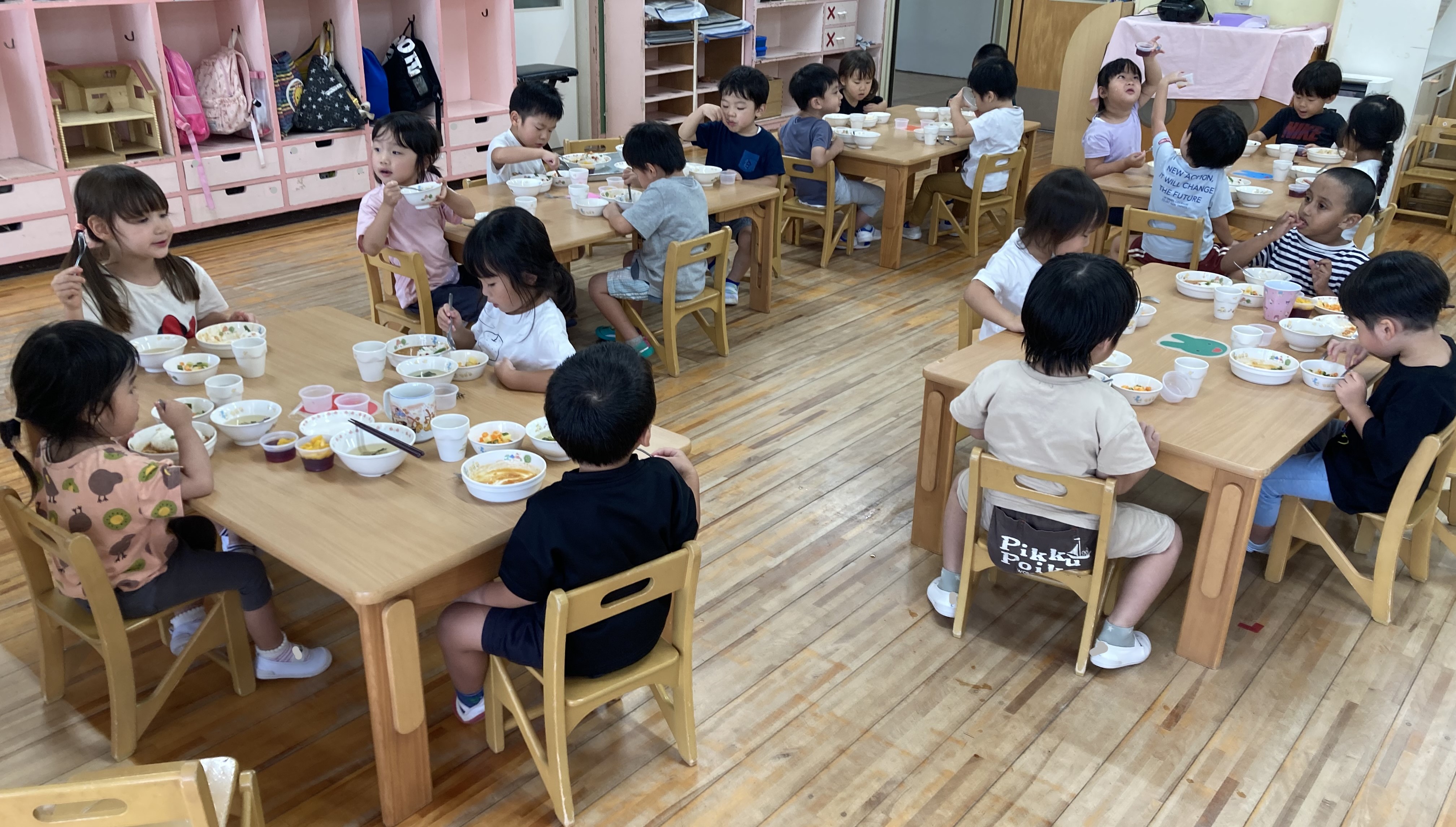 うさぎ給食.JPG